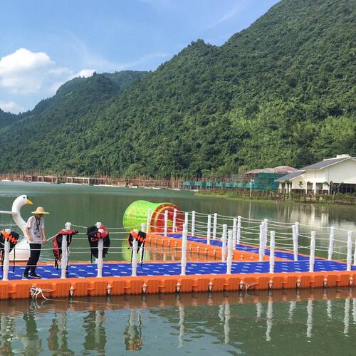 塑料水上浮筒垂钓平台摩托艇泊位浮动码头海上浮桥钓鱼水上游泳池