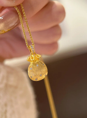 福气满满金色拉丝小福袋项链2024新中式轻奢精致钛钢不掉色锁骨链