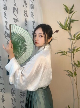 浅绿色叶子小折扇子送礼品汉服旗袍夏女扇中国风古典随身便携折叠