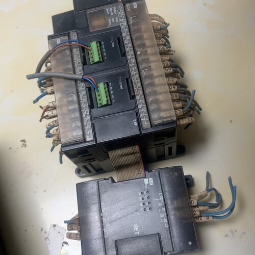 议价欧姆龙PLC两套，型号：CP1H-X40DT-D-SC，1.维修