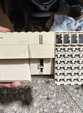 议价施耐德TM258LD42DT主机+DM72F0、DM72F1维修