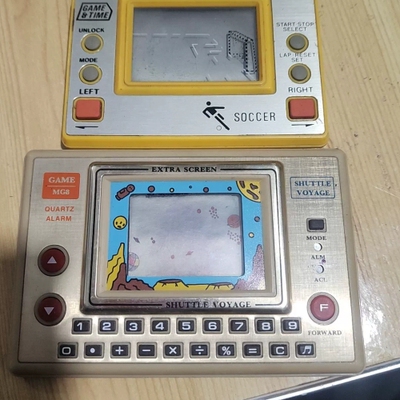 议价game watch老游戏机掌机，两个，电池盖丢了，没有电池