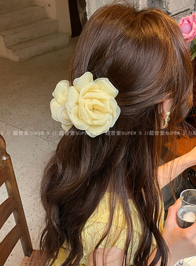 超仙黄色山茶花抓夹女新款温柔氛围感半扎发头饰花朵发夹头花发饰
