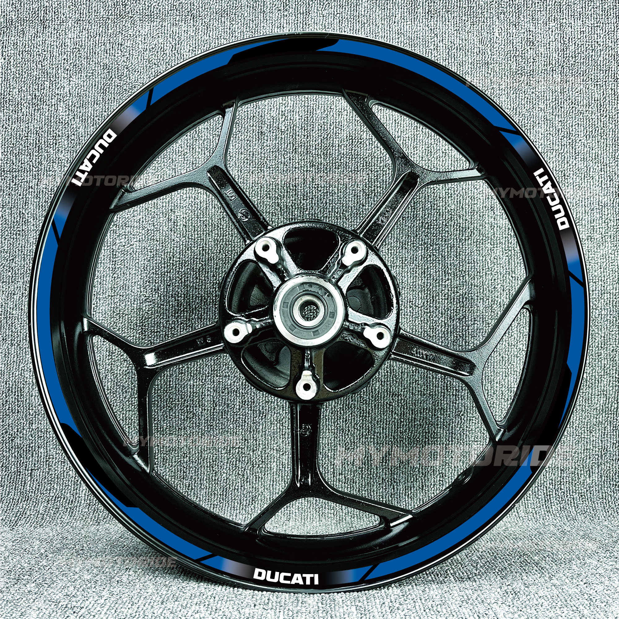 适用杜卡迪轮毂贴796 939 959 V2V4怪兽821 796轮圈车圈钢圈贴花