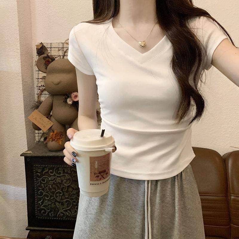美式正肩白色短袖t恤女夏季2025新款设计感辣妹褶皱v领短款上衣