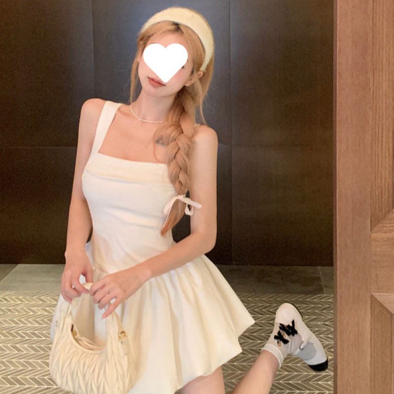 辣妹白色吊带连衣裙女夏季气质高级性感收腰显瘦公主蓬蓬裙小个子