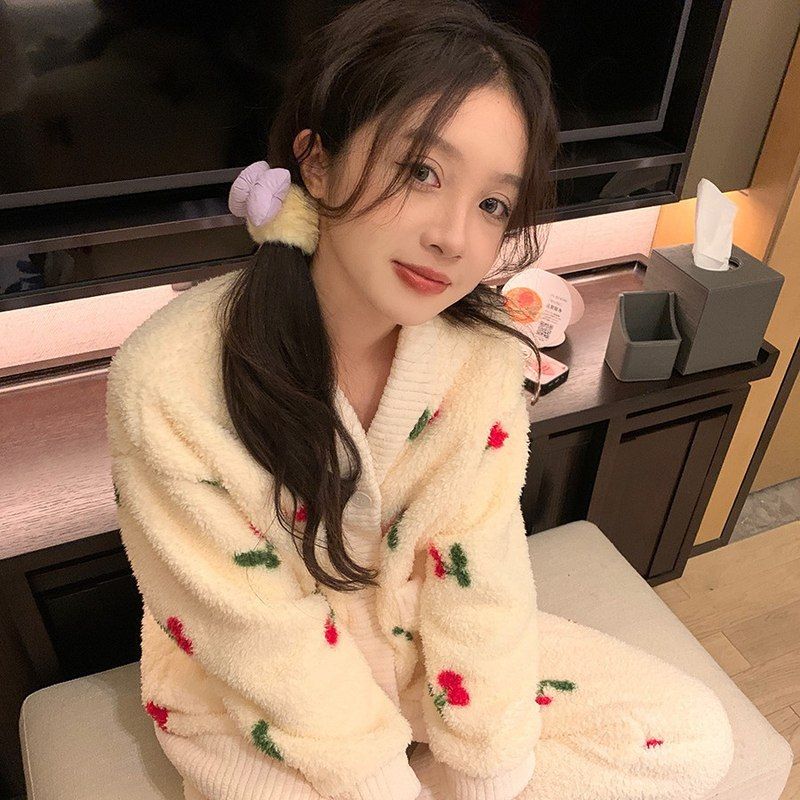 2025冬季新款家居服甜美风小樱桃套装加绒加厚保暖宿舍可外穿睡衣