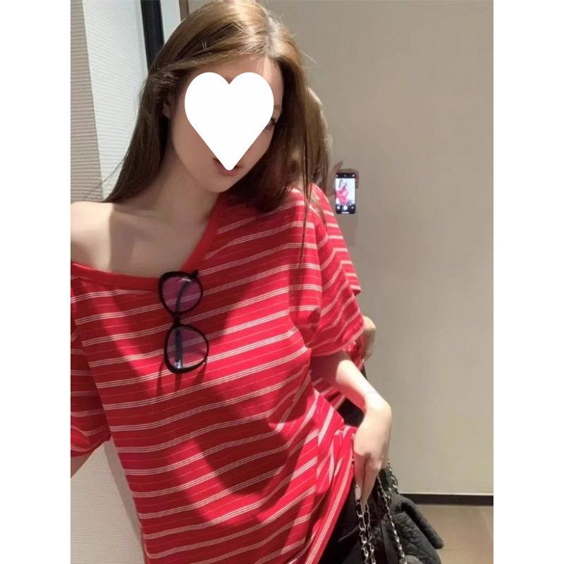美式高街红色条纹短袖T恤女露肩夏季薄款宽松松弛感慵懒斜肩上衣