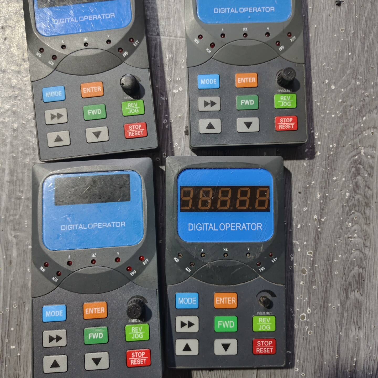 可维修源信变频器面板。YX3000。YX8000。接口位置在中间和议价