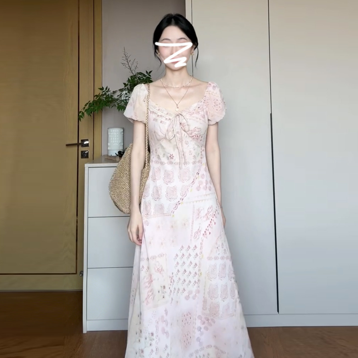 海边度假风桑蚕丝设计感连衣裙子女夏2026新款法式气质感收腰长裙