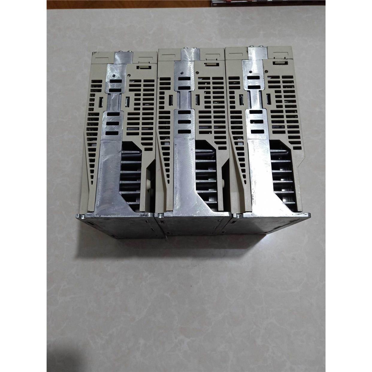 【议价】欧姆龙伺服驱动器 R88D-WN08H-ML2 750W拆机实物图
