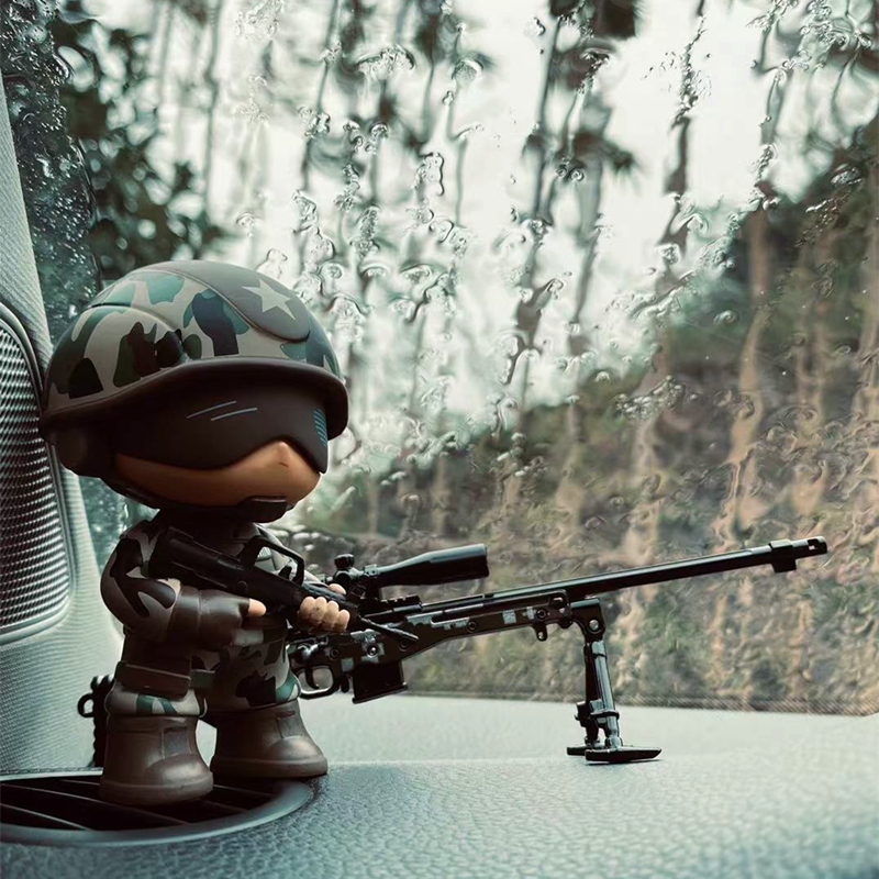 网红迷彩模型退伍军人汽车摆件