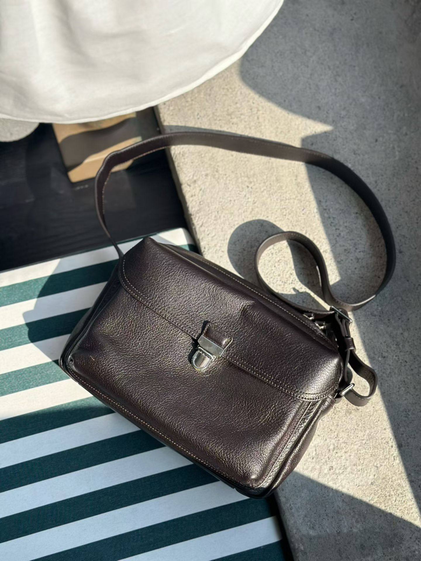 包包女式2025新款秋冬日韩时尚高级真皮头层牛皮单肩斜挎邮差包潮