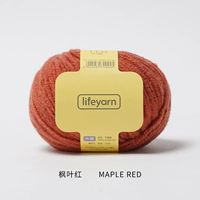 Кленовый лист красный