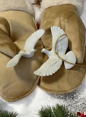 Style Friendship Doves - Home Alone 2 Resin Christmas Orname