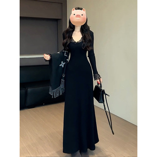 新款 连衣裙女秋冬季 大衣内搭收腰包臀长裙子 黑色蕾丝拼接长袖 法式