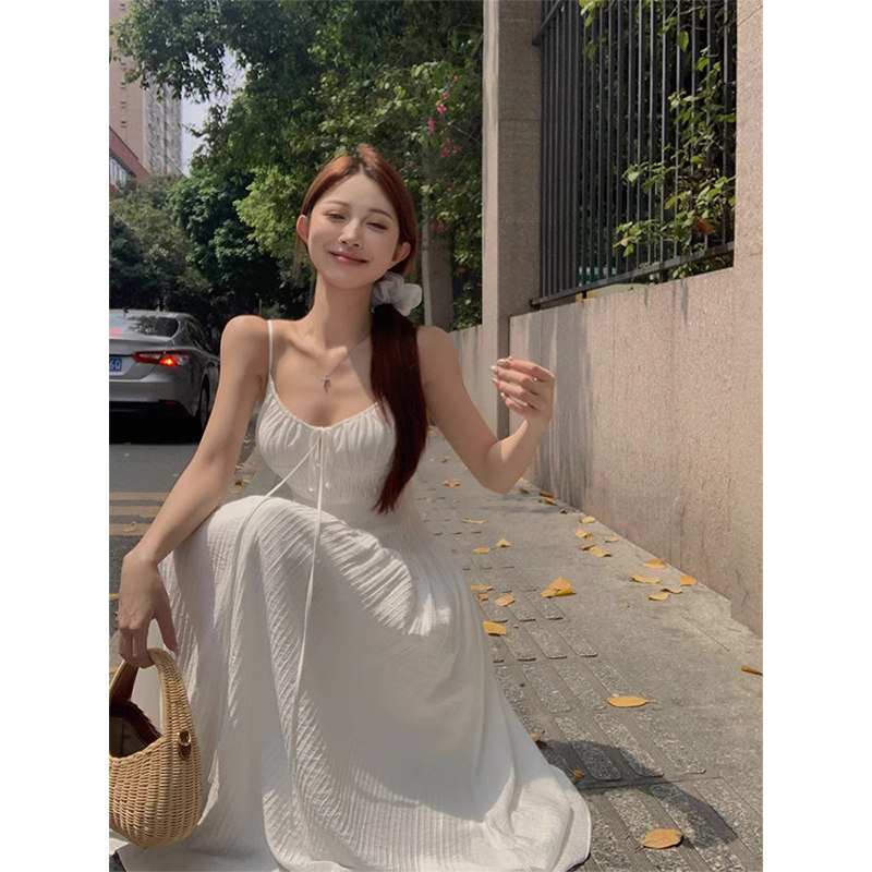 法式甜欲风白色露背吊带连衣裙女
