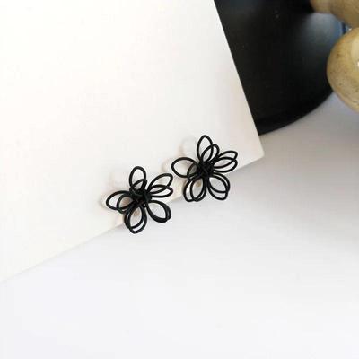 Korean Style Small Daisy Flower Ear Clip Earrings Spring Sim
