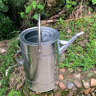 长嘴带盖加油桶汽油桶汽车摩托车备用油箱20升15升带过滤网加油壶