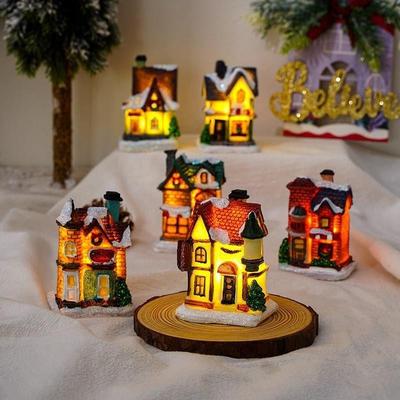 Glowing Snowy Cottage, Resin Christmas Tabletop Decor摆件