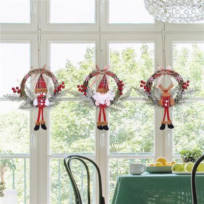 Christmas decorations wreath The door hangs rattan wreath