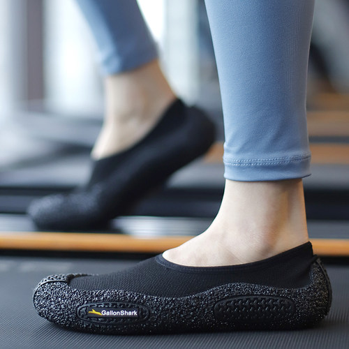 戈伦鲨静音防滑跳绳操瑜伽健身鞋