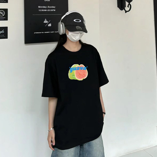 限时限量，全店t恤买三送一！