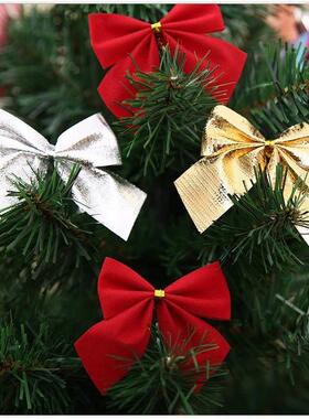 Christmas tree decorated with bows for Christmas gifts蝴蝶结