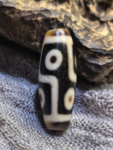 钙化厚实风化老气六眼天珠藏传九眼石页岩玉髓玛瑙真品藏风