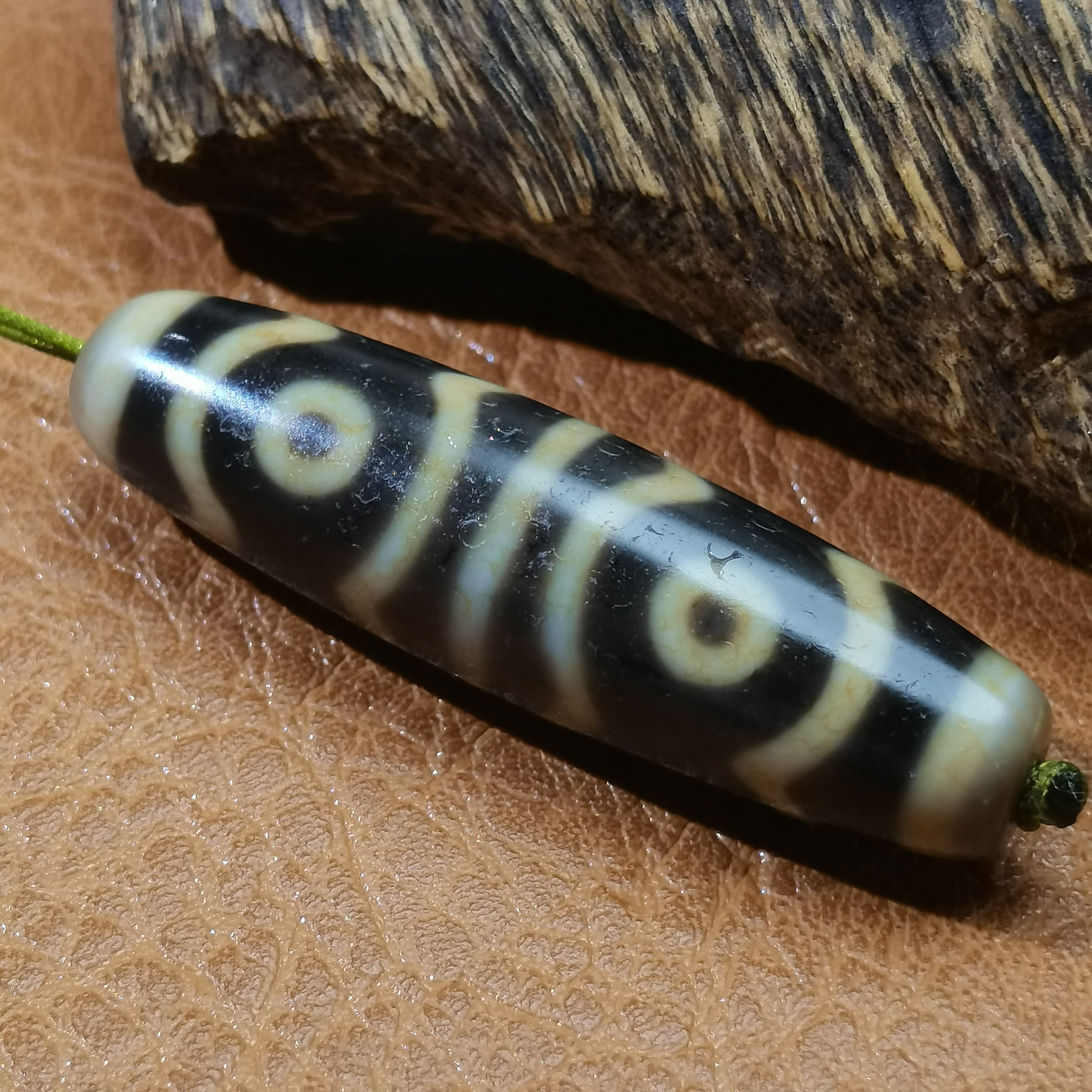 藏区流转油糯包浆莲花六眼天珠风化细腻玛瑙玉髓珠藏式锁骨链配饰