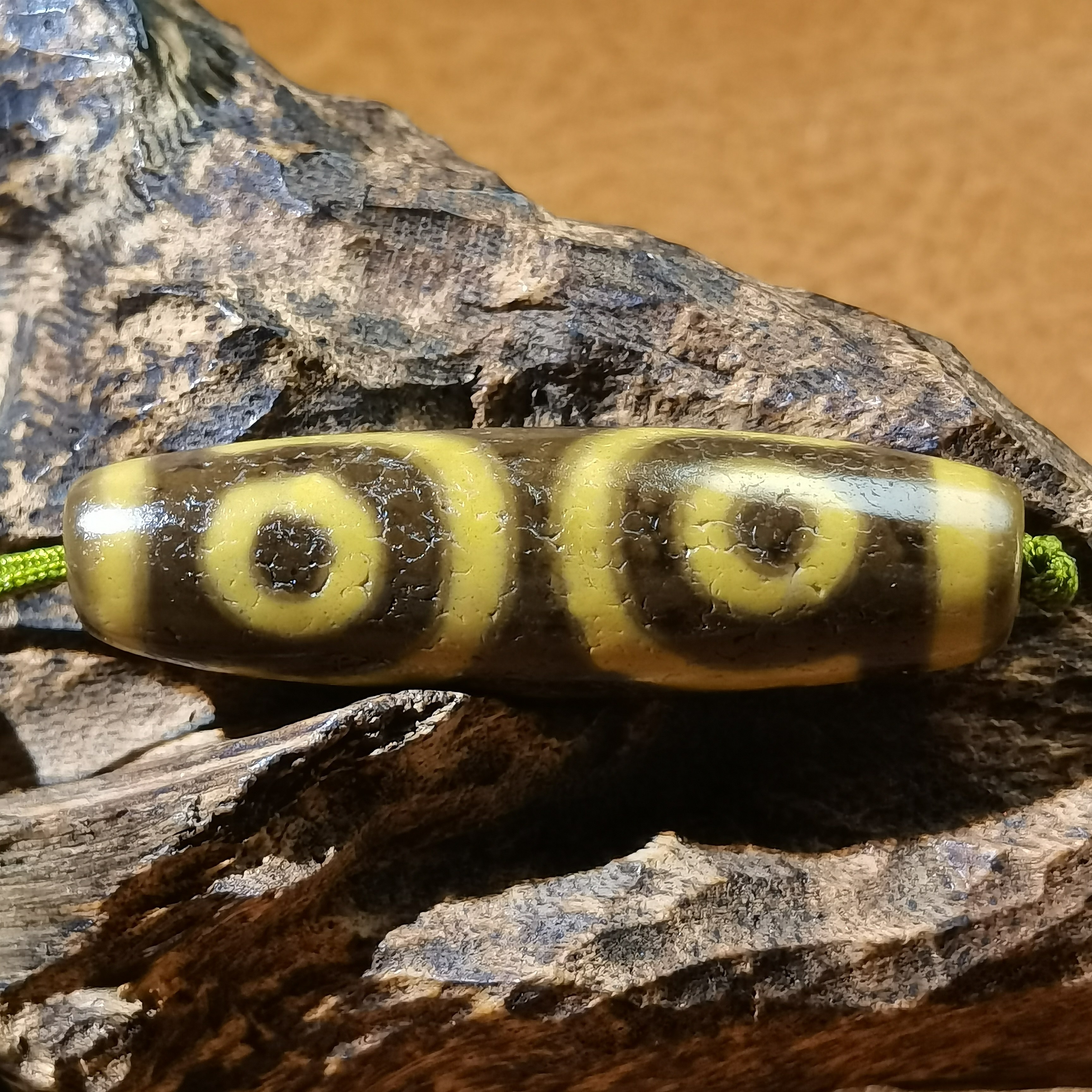 藏区流转老糯包浆三眼珠咬色扎实肉质饱满玛瑙玉髓锁骨链吊坠配饰