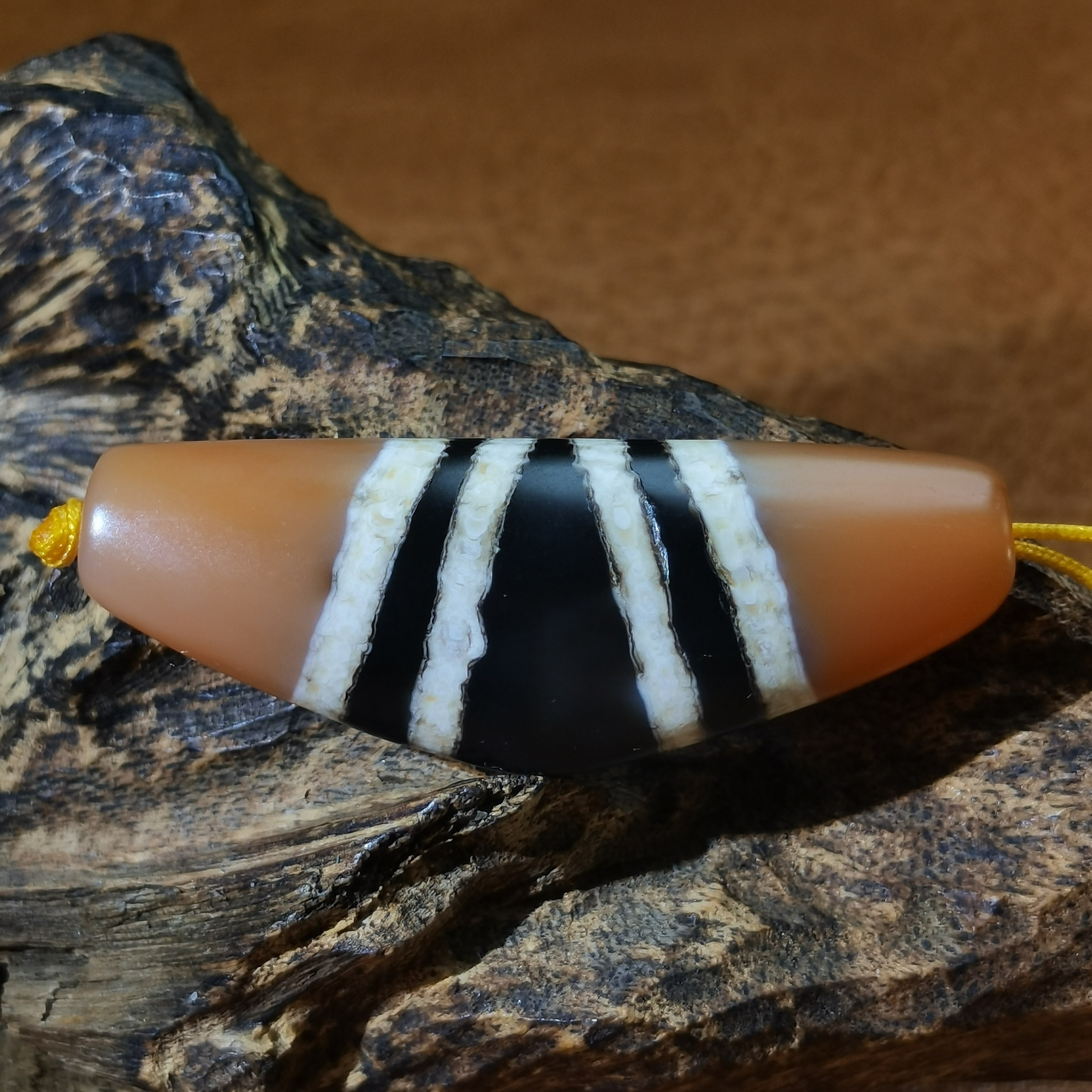 早期藏系真品尼泊尔三色七线牛角珠钙化包浆玛瑙玉髓珠藏式锁骨链