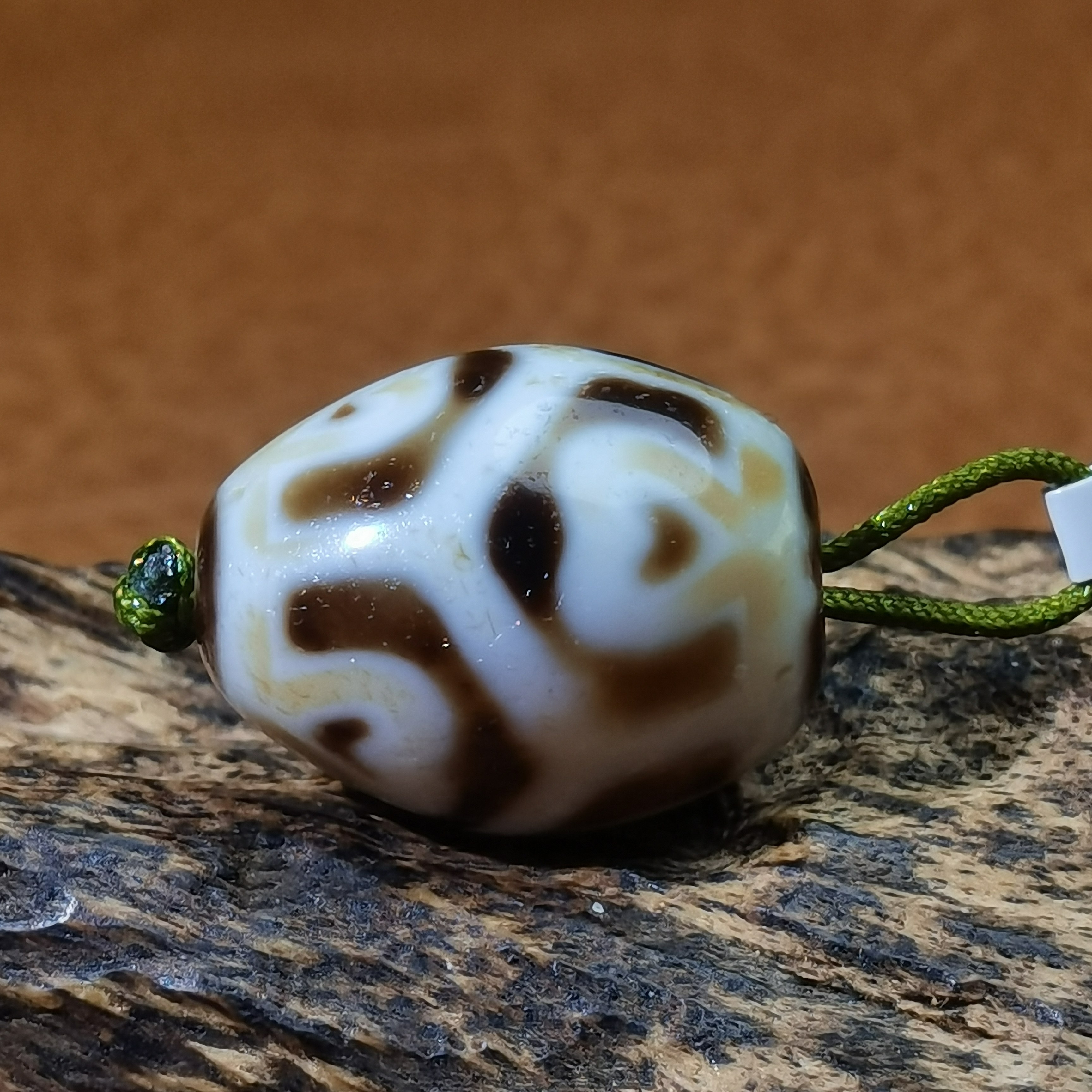 藏区流转沁色漂亮龟甲莲花达洛油润扎实玛瑙玉髓珠藏式锁骨链配饰