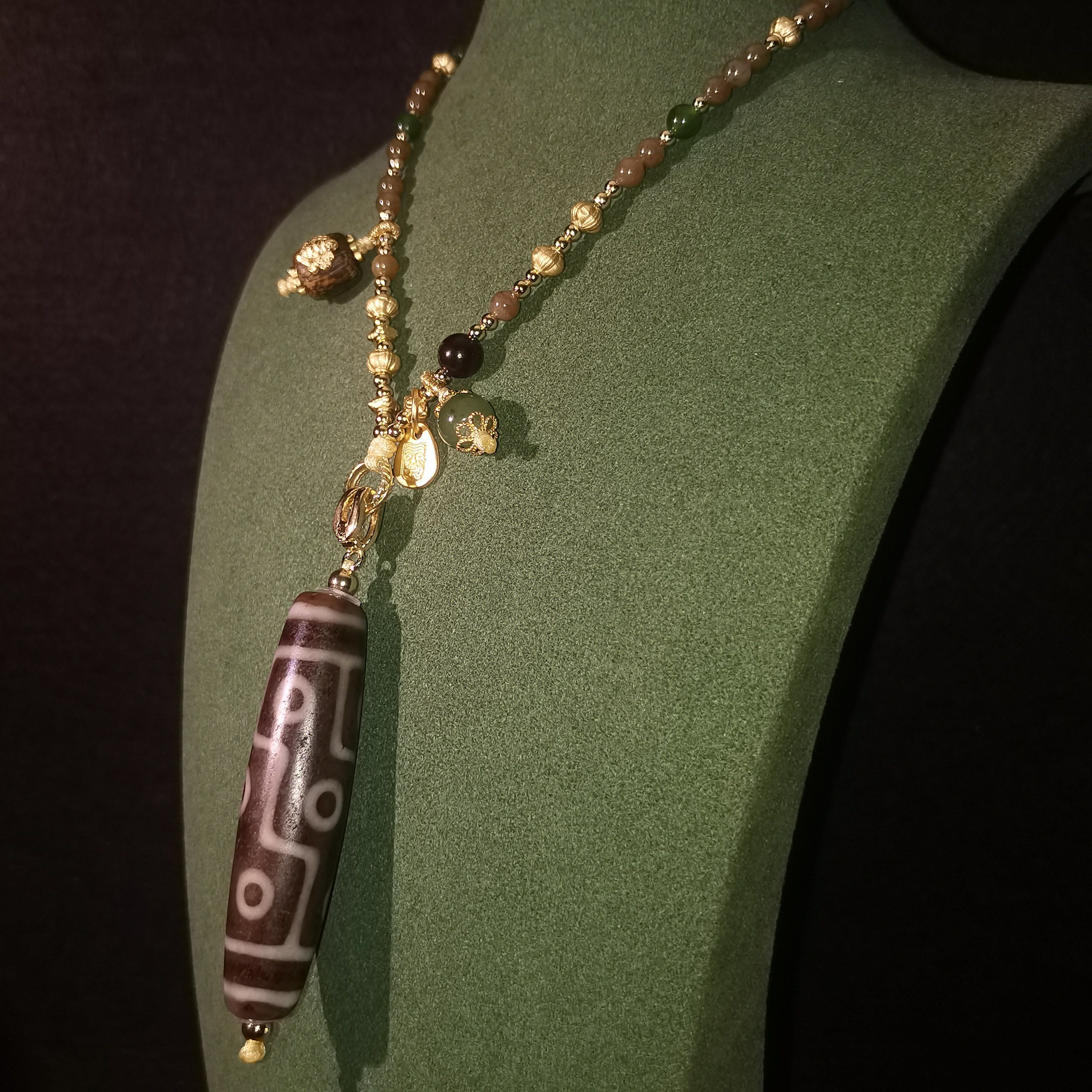 藏系真品沧桑老气折线九眼全珠链吊坠风化细腻玛瑙玉髓珠藏风吊坠