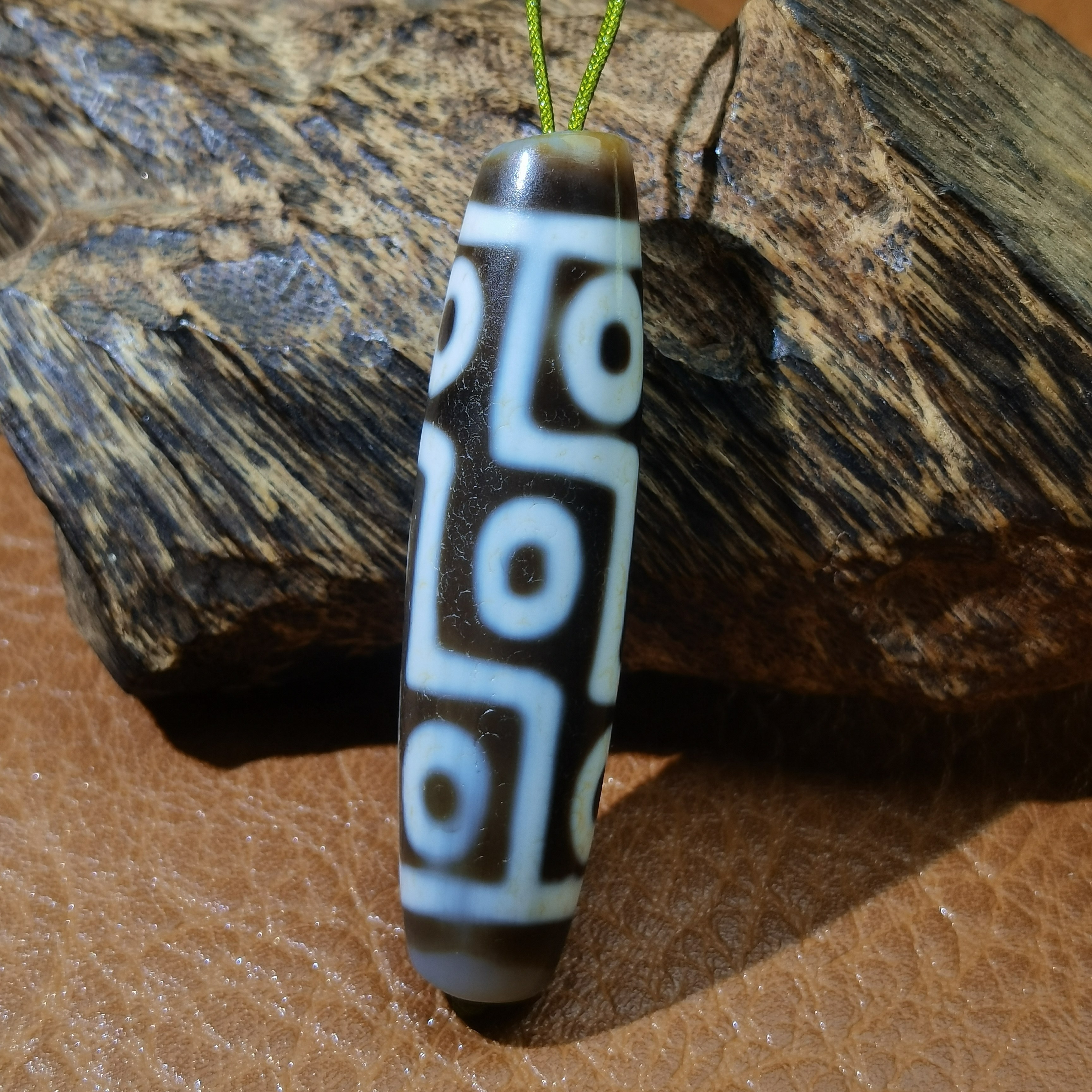 藏地回流温润细腻折线九眼天珠瓷白润美玛瑙玉髓珠藏式锁骨链配饰