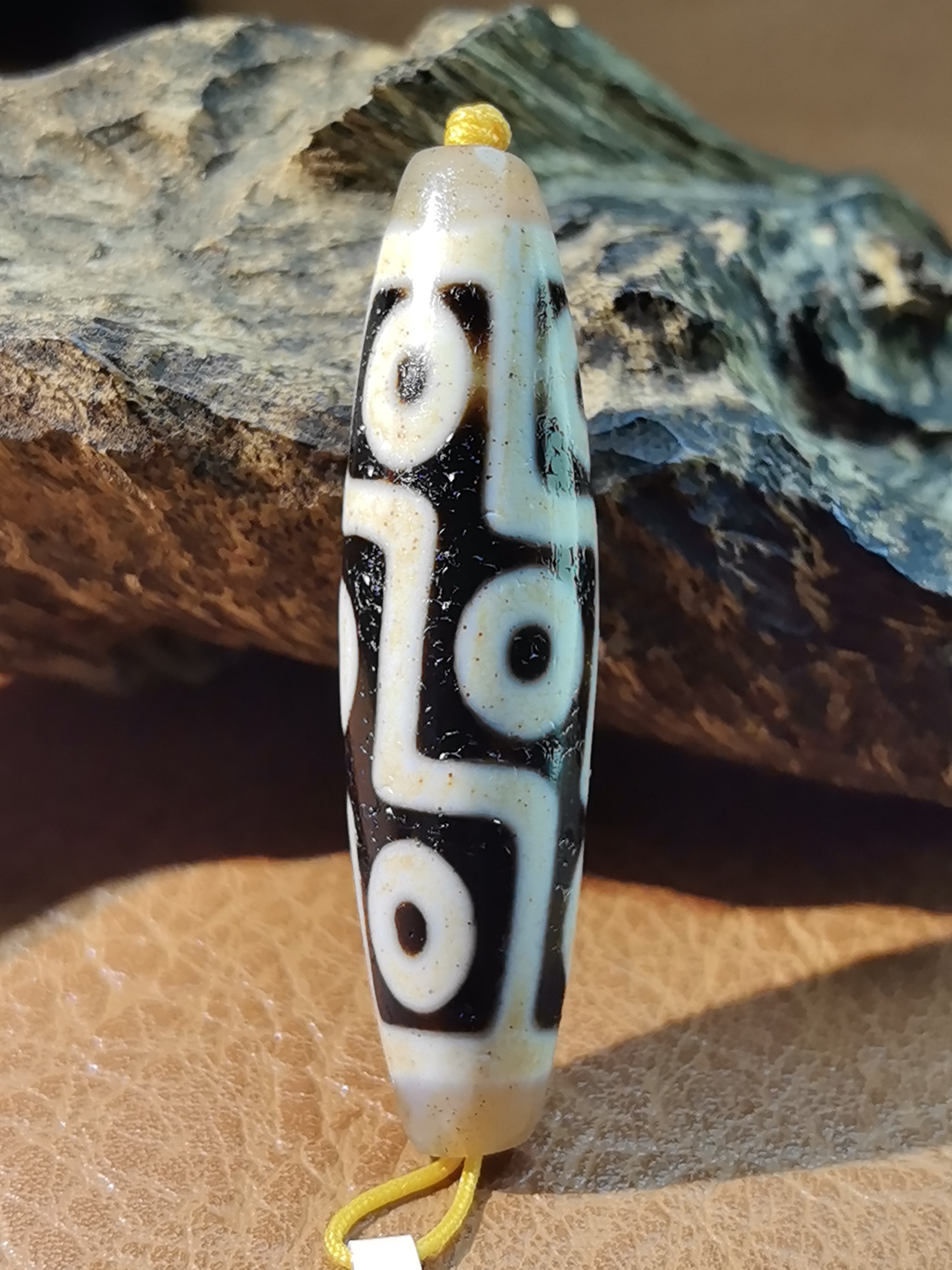 爆砂九眼天珠藏传九眼石页岩玉髓玛瑙真品金沁漂亮油润风化沧桑