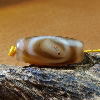 早期藏区流转温润包浆一眼天地沧桑老气玛瑙玉髓珠藏式项链配饰