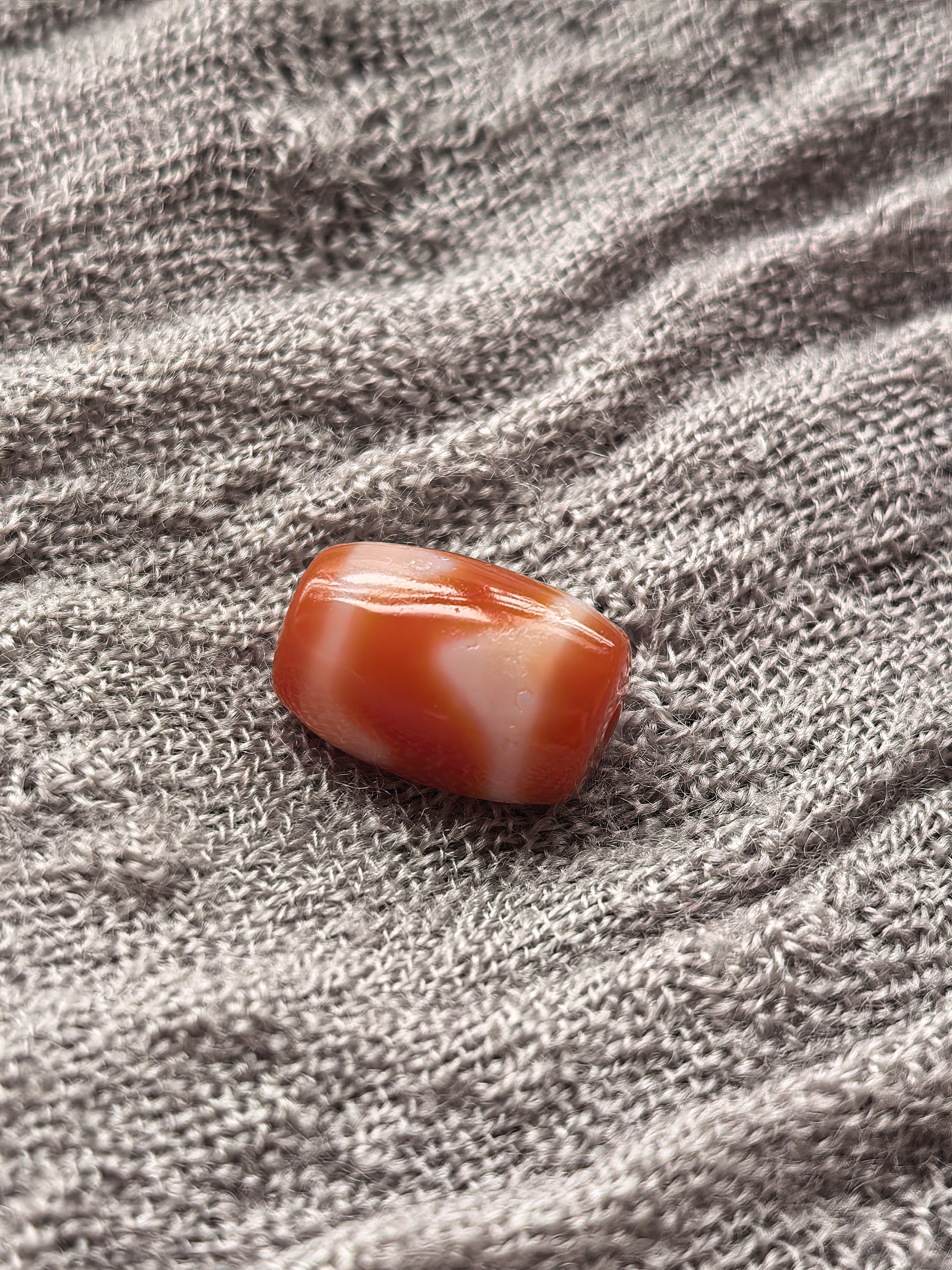 红肉虎牙天珠藏传九眼石页岩玉髓玛瑙真品油润漂亮风化细腻