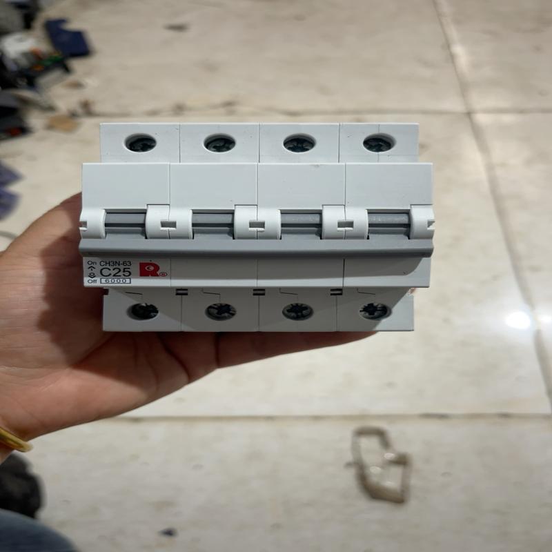 [议价]全新常熟白开4PCH3N-63 C25  50个