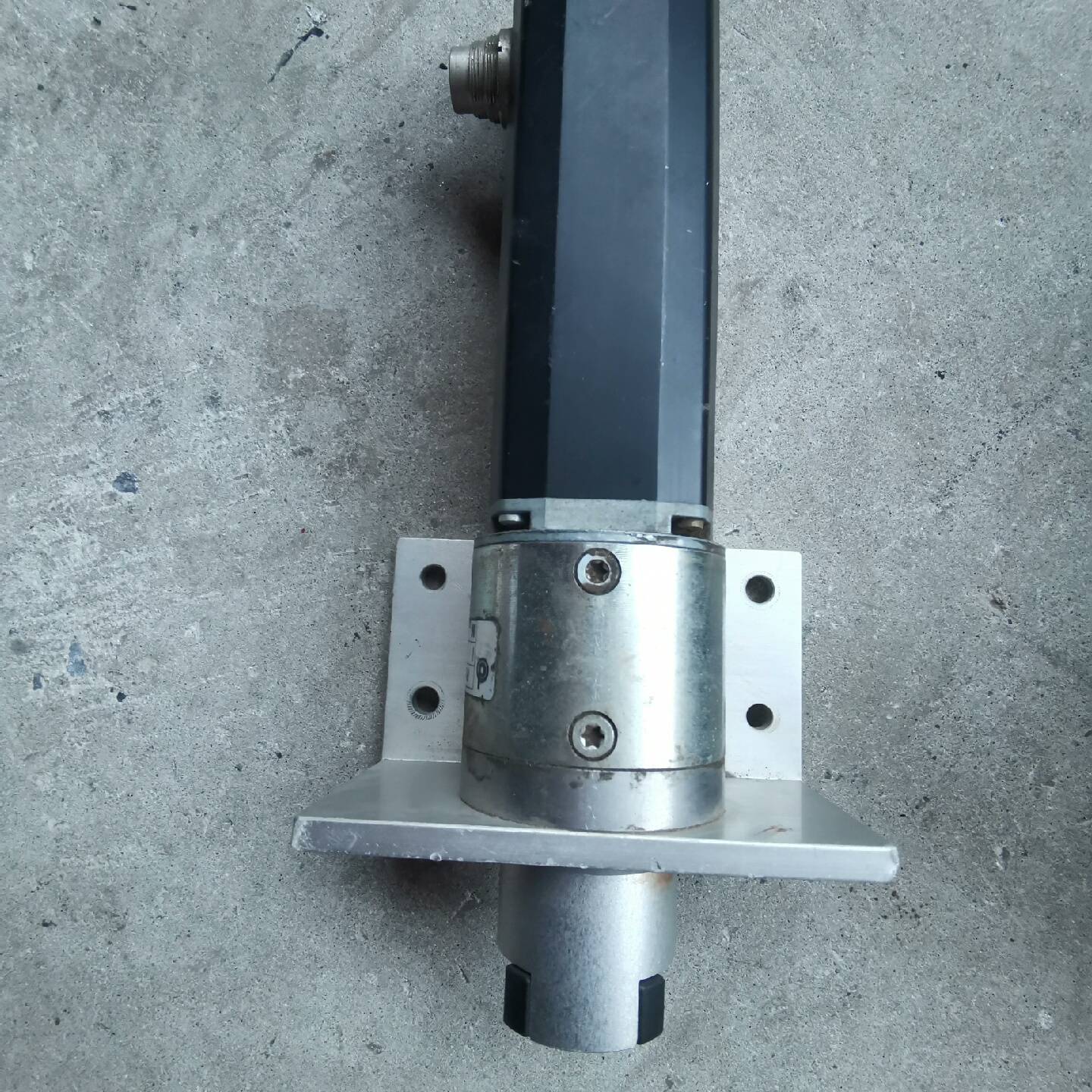 [议价]BG44X50SI两个德恩科电机，物品实图拍摄