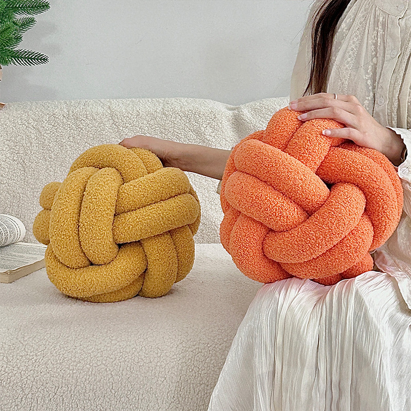 跨境编织球抱枕羊羔绒两股大号靠枕沙发抱枕床上客厅靠垫床头