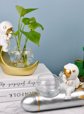 北欧创意可爱现代宇航员小摆件绿萝水培鱼缸家居办公室桌面