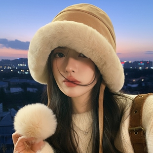 。羊羔毛帽子女款2025新款冬天加绒加厚渔夫帽洋气时尚护耳毛绒盆