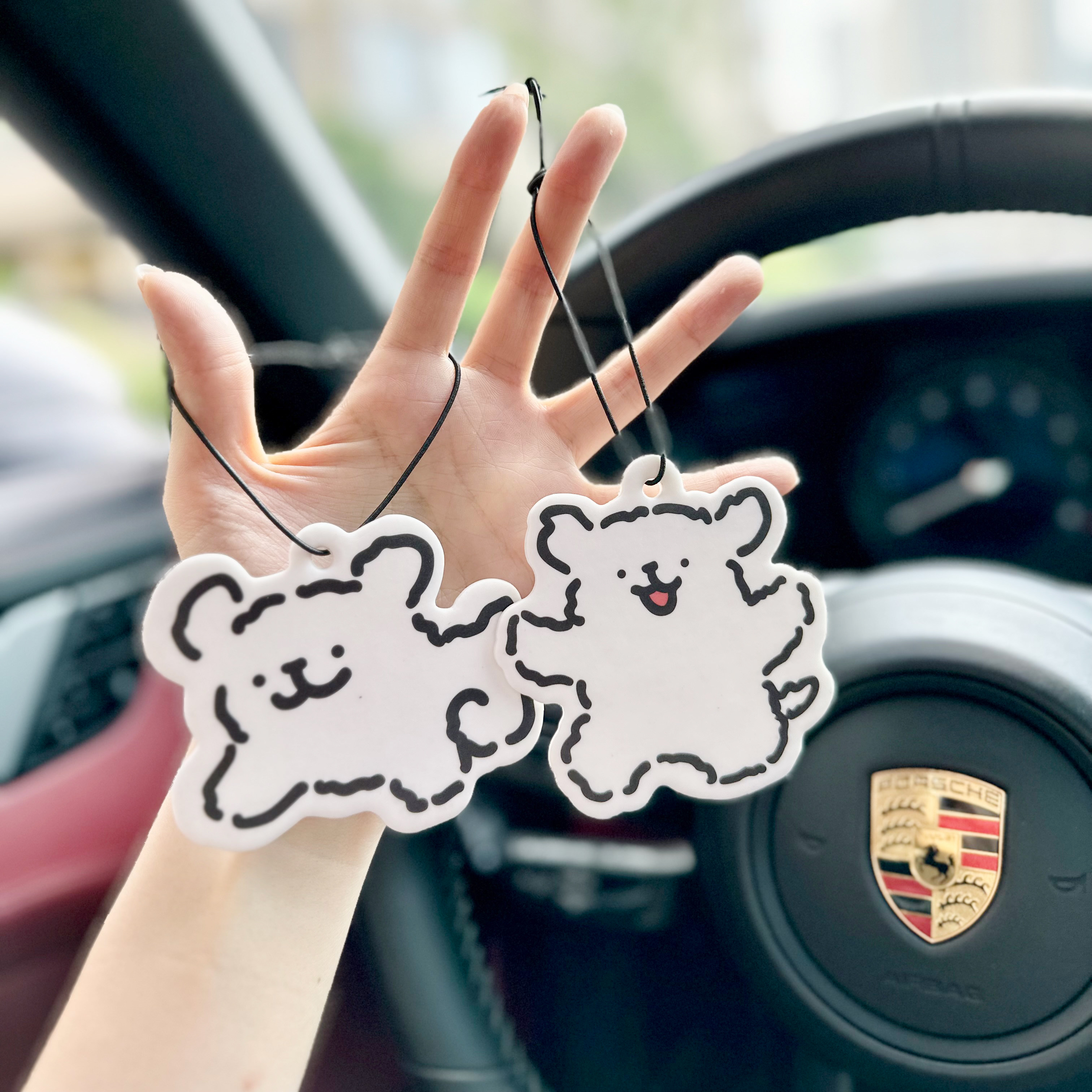 汽车香片线条小狗车载香薰片固体卡通可爱挂饰车用挂件持久