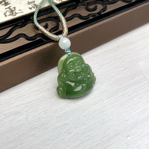 碧玉佛公挂件  色泽正绿   无黑无裂冰透水润  过灯干净 厚装大气