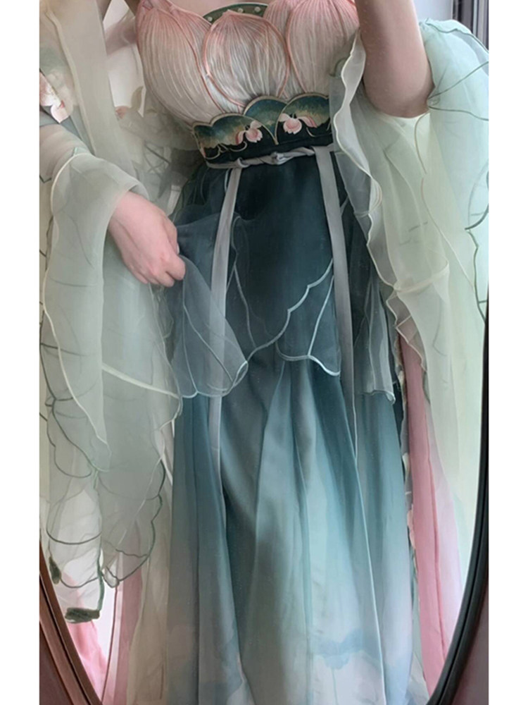 Bloom in Elegance: Lotus Embroidered Heziqun Hanfu Set for Spring - Product image 3