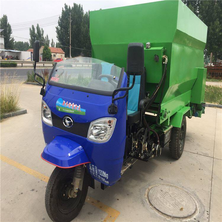牧业基地牛场羊场撒料车 运输饲料喂料车型号 可按需定制规格