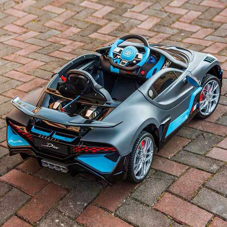 正品正版授权布加迪儿童电动汽车四轮可坐人驾驶宝宝抖音同款摇摆