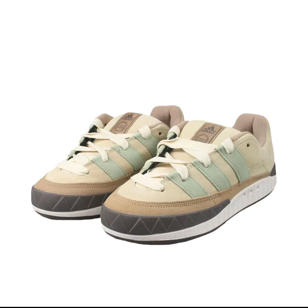 可以体育 adidas 阿迪达斯 运动休闲板鞋 面包鞋  L70仓