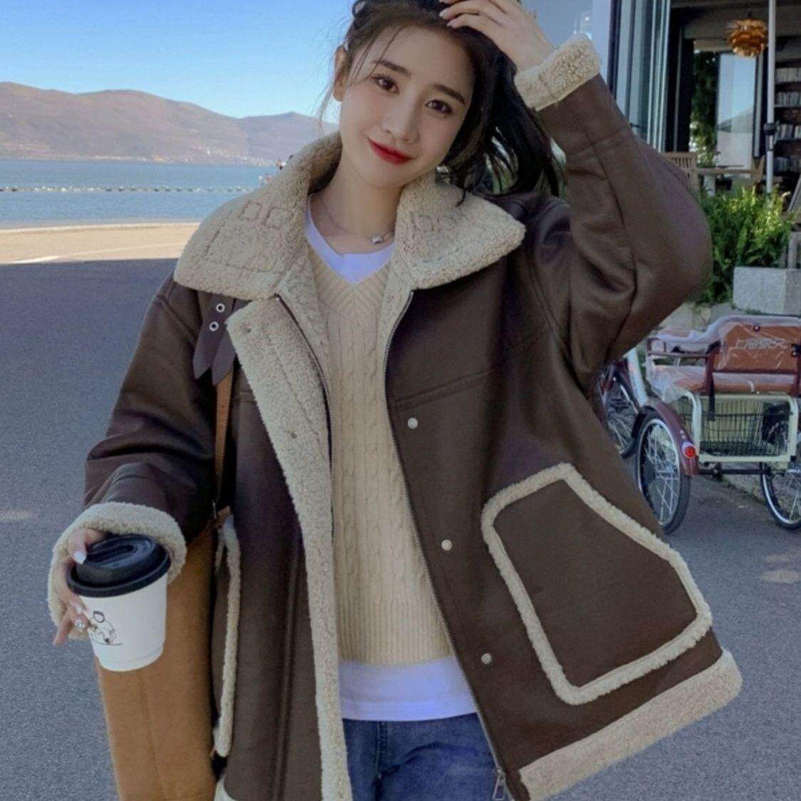 咖啡色羊羔毛外套女冬季2024新款加绒加厚皮毛一体机车服PU皮夹克